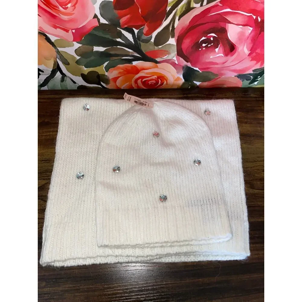 NWT Victoria’s Secret White Rhinestone Beanie Hat & Infinity Scarf Set Cozy $75